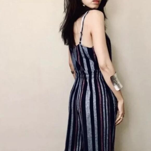 SPLENDID Crosshatch Jumpsuit Striped Tie Waist Stripes Navy Linen NWT SZ Small - Picture 3 of 16
